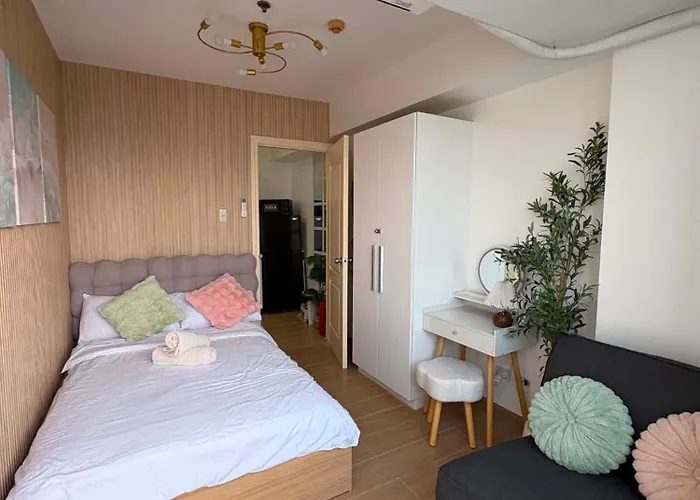 Azure Staycation By Jo&jo- Space, Comfort, And A Better For Families And Groups Near Airport, Moa, Beside Sm Bicutan