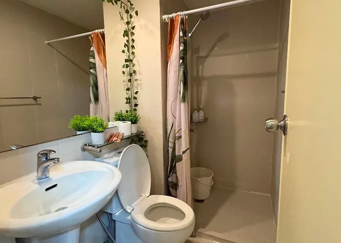 Azure Staycation By Jo&jo- Space, Comfort, And A Better For Families And Groups Near Airport, Moa, Beside Sm Bicutan Apartment Manila